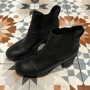 VINCE black leather boots rain size 9.5